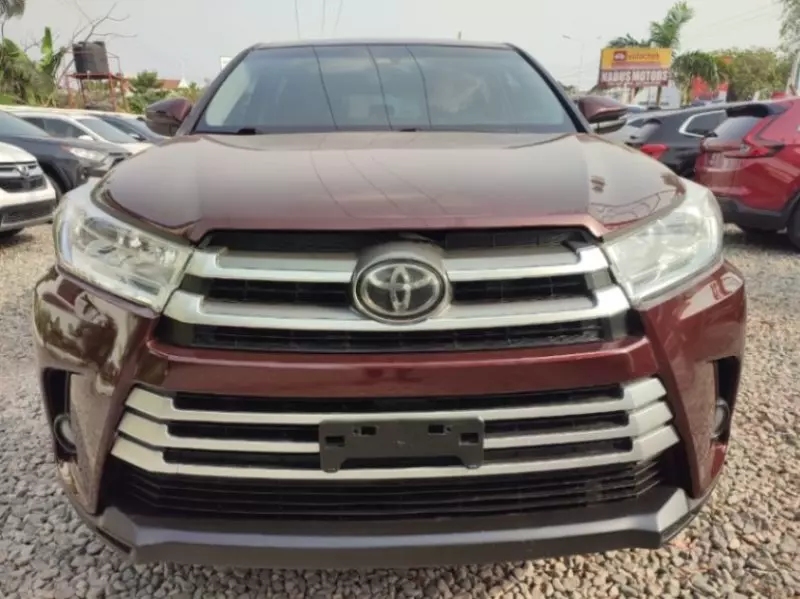 Toyota Highlander   - 2019