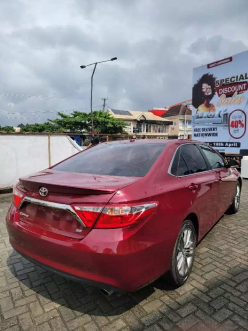 Toyota Camry   - 2017