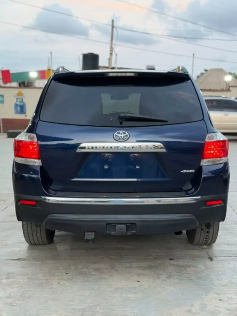 TOYOTA Highlander   - 2013