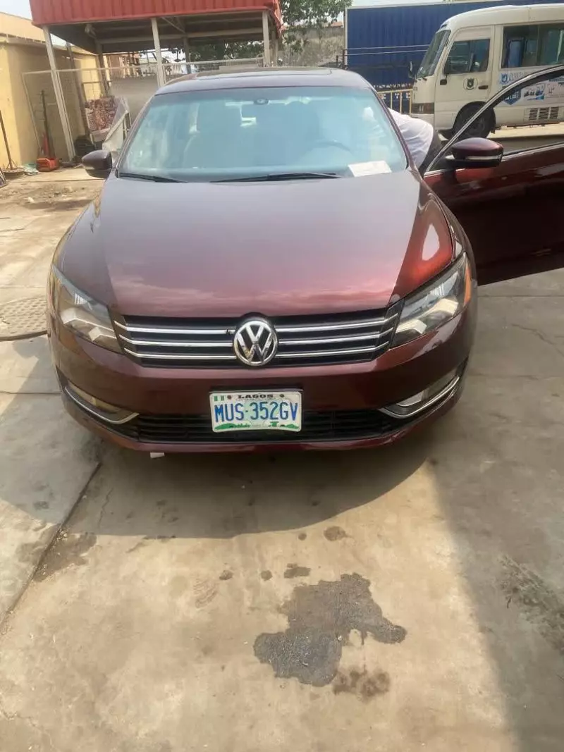 Volkswagen Passat   - 2013