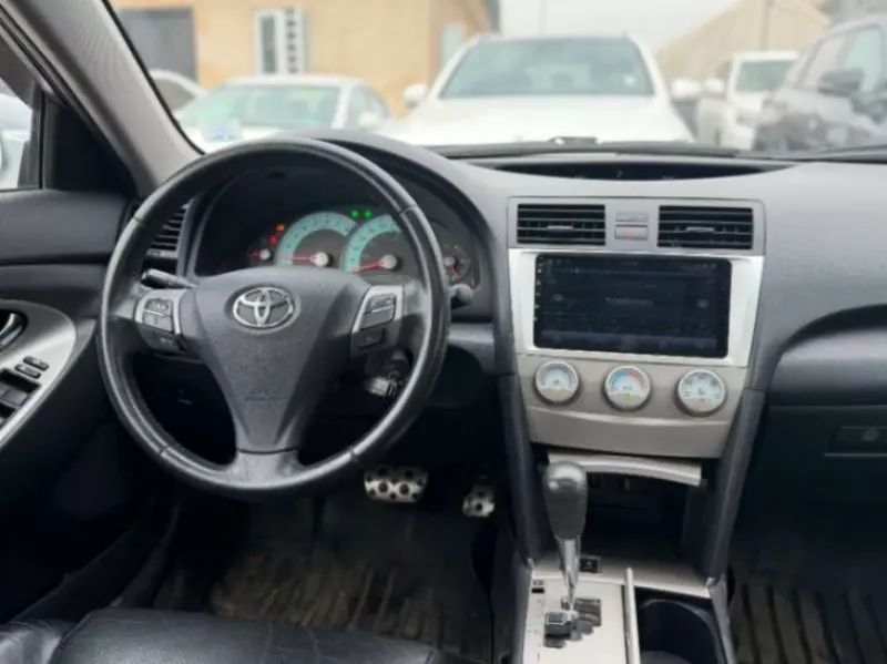 TOYOTA Camry   - 2010