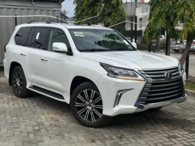 Lexus LX 570   - 2018