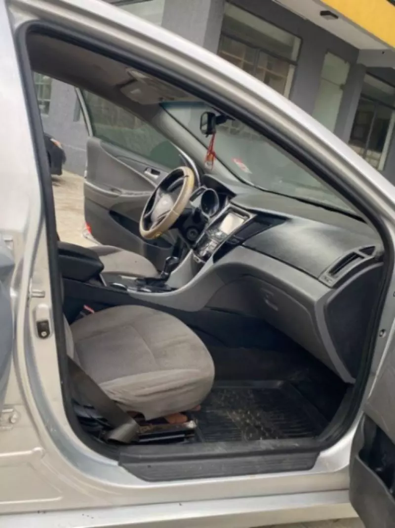 Hyundai Sonata - 2012