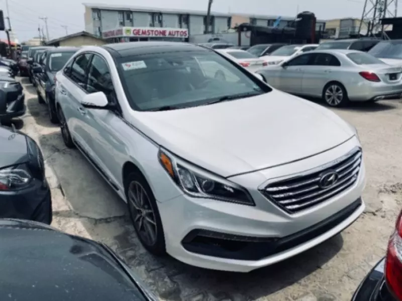 Hyundai Sonata   - 2015