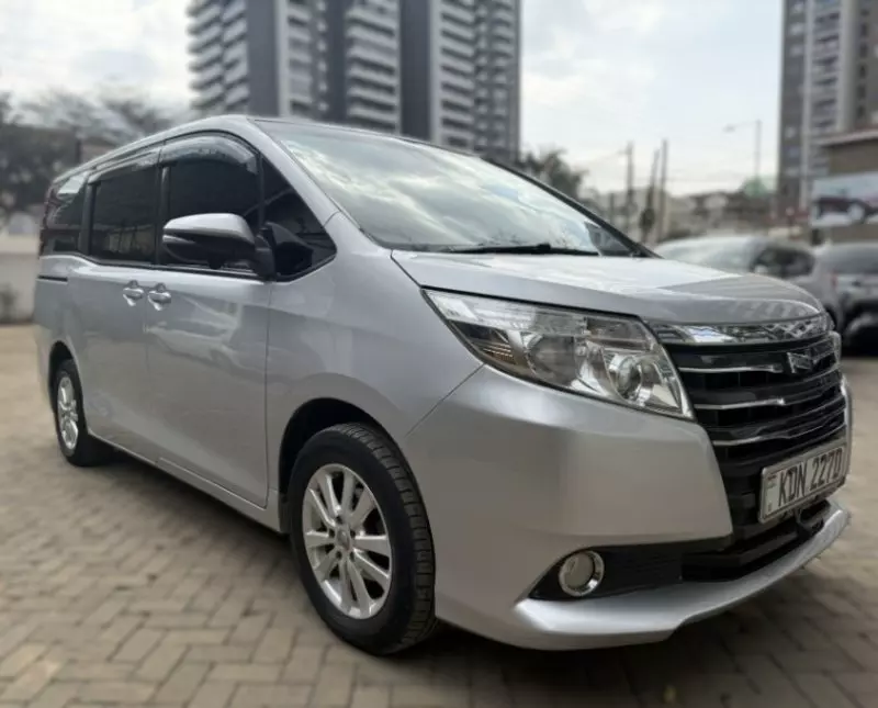 TOYOTA Noah   - 2016