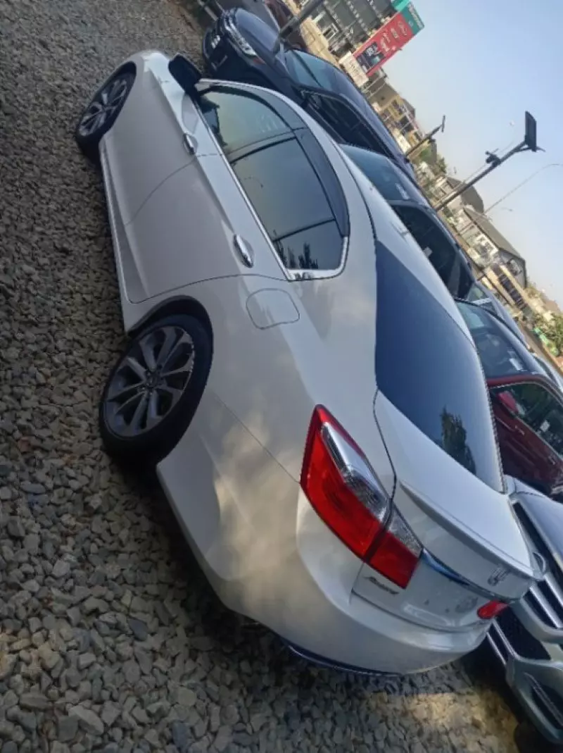Honda Accord   - 2015