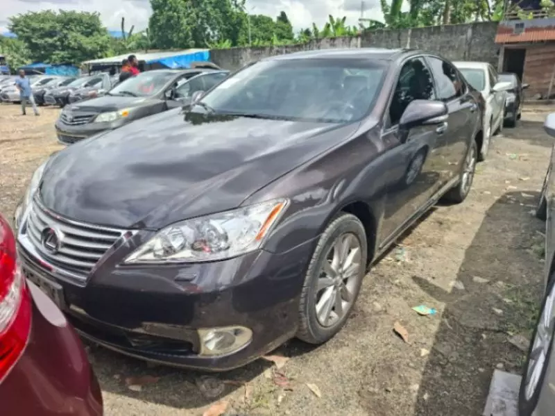 Lexus ES 250   - 2011