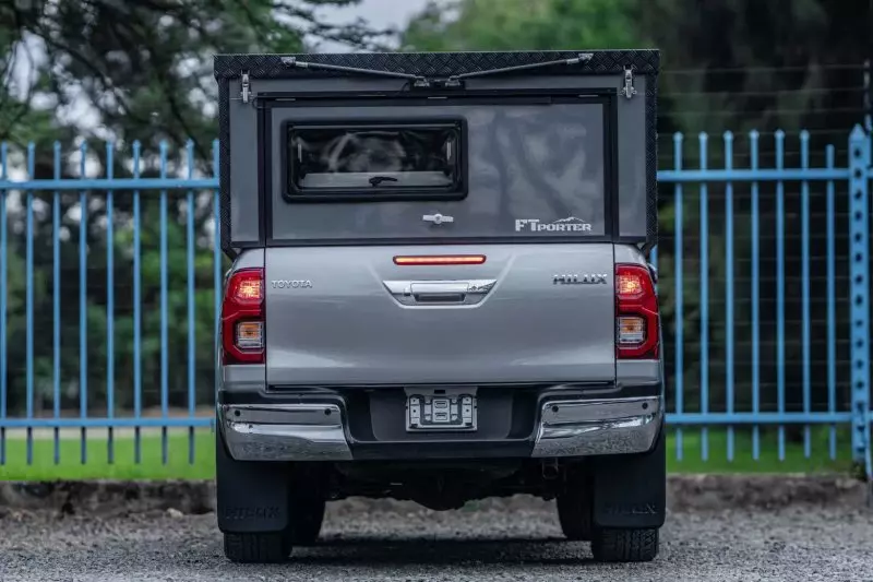 TOYOTA Hilux   - 2024