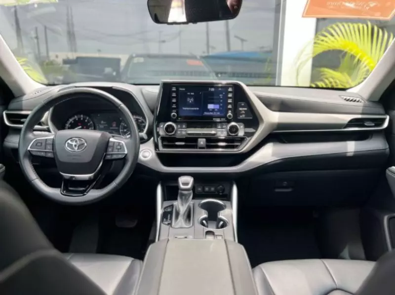Toyota Highlander   - 2021