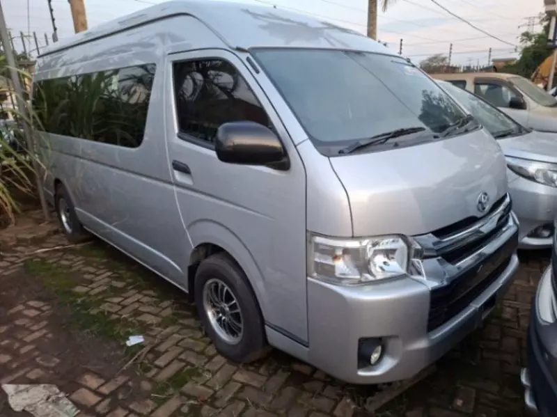 Toyota Hiace   - 2018
