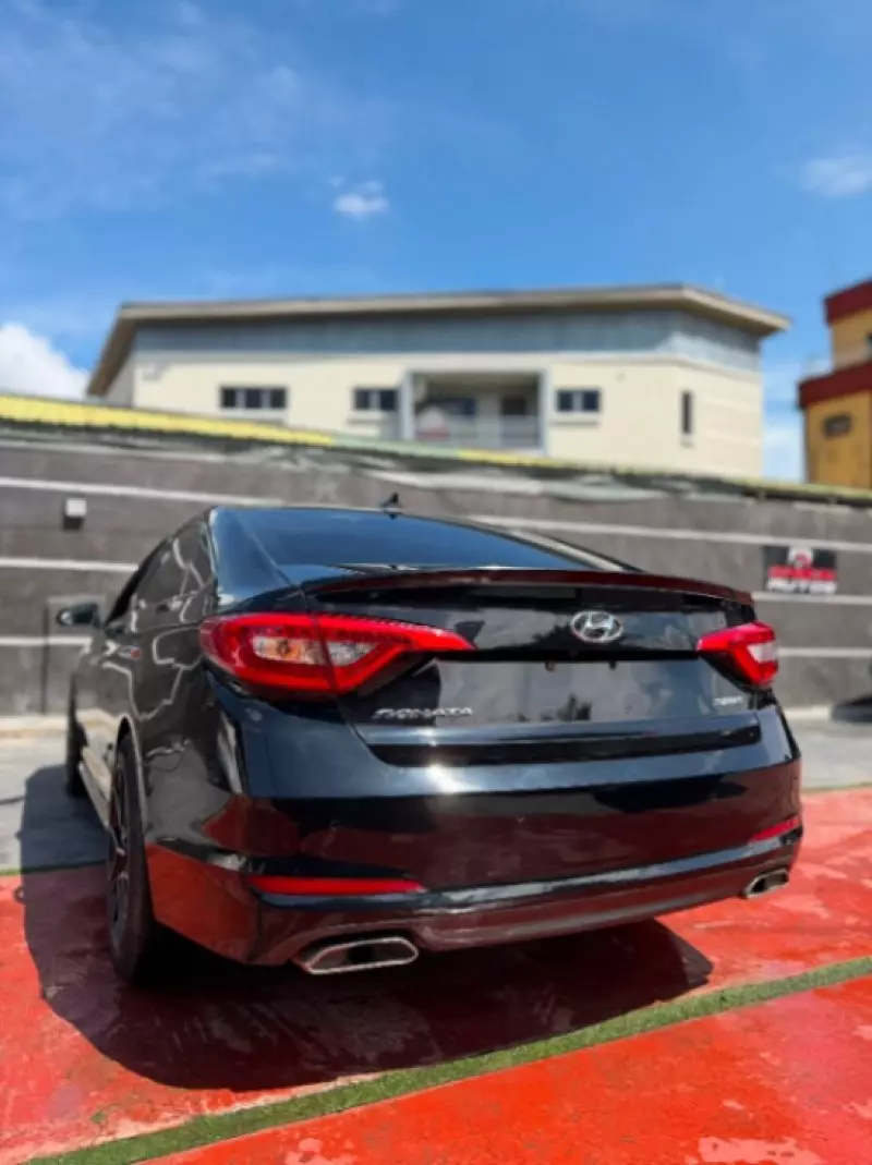 Hyundai Sonata   - 2015