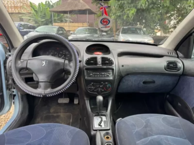 Peugeot 206   - 2005