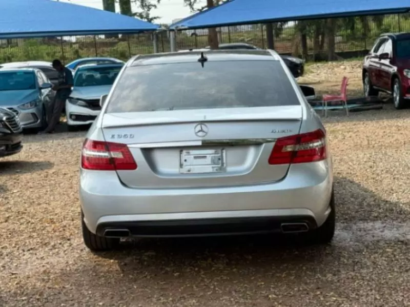 Mercedes-Benz E350   - 2013
