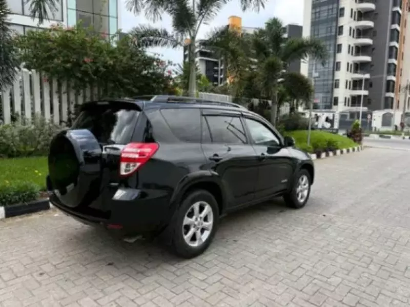 TOYOTA RAV 4   - 2011