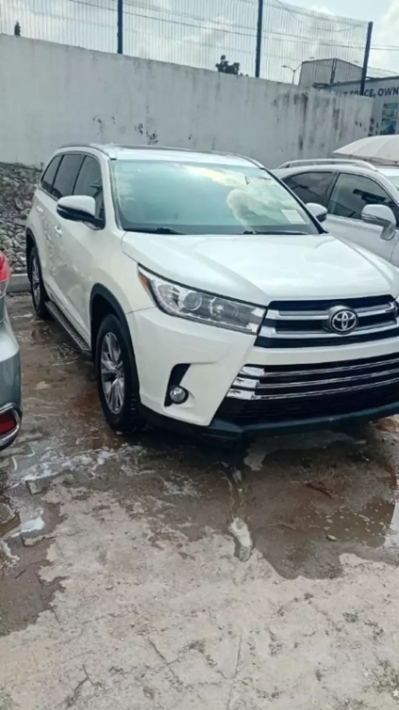 TOYOTA Highlander - 2015