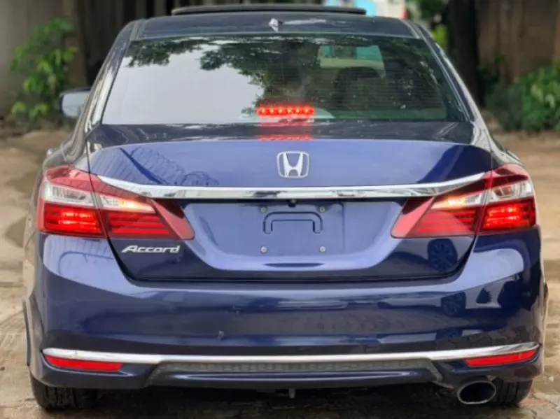Honda Accord   - 2017