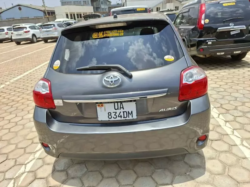 Toyota Auris   - 2012