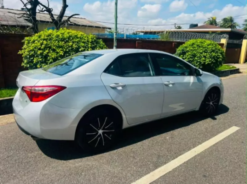 TOYOTA Corolla   - 2018