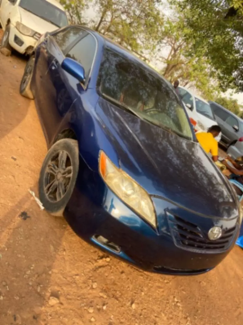 Toyota Camry   - 2009