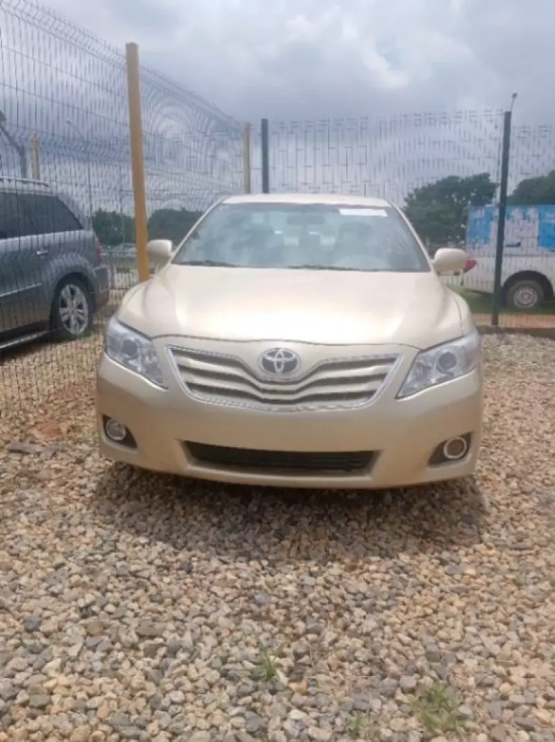 TOYOTA Camry - 2011