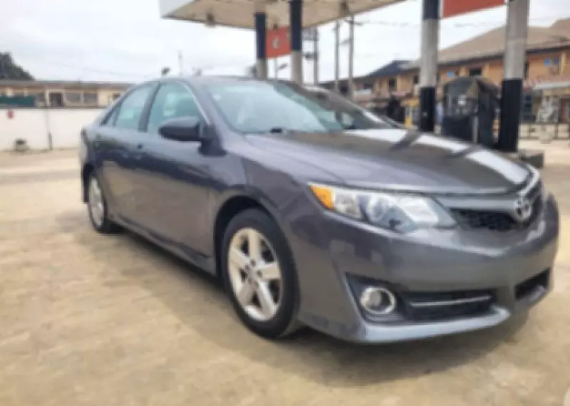 Toyota Camry   - 2014