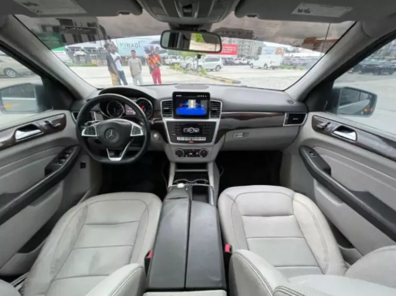 Mercedes-Benz ML-Class   - 2012