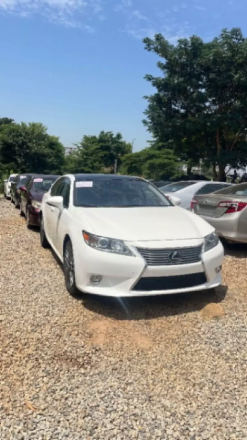 Lexus ES - 2015
