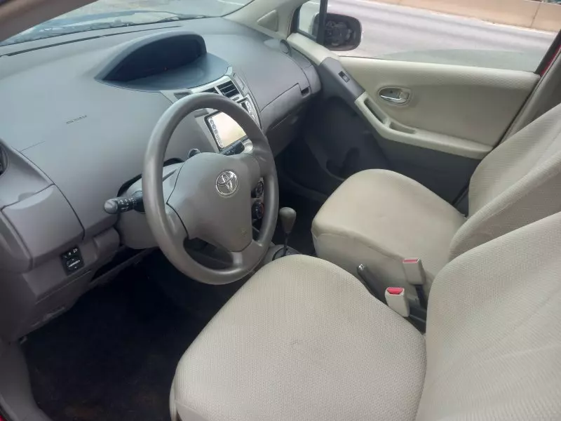 Toyota Vitz   - 2011