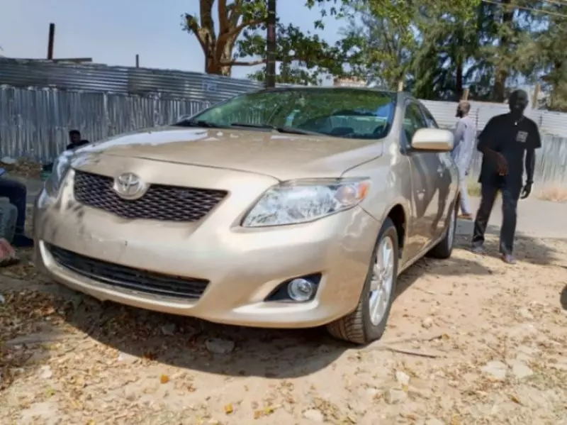 Toyota Corolla   - 2010