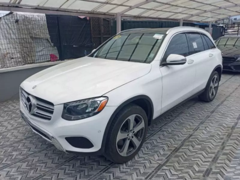 Mercedes-Benz GLC 300   - 2016