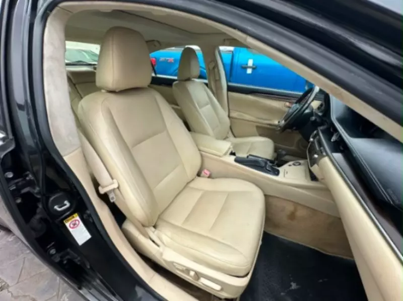 Lexus ES   - 2013