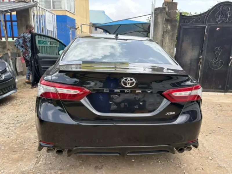 Toyota Camry - 2019