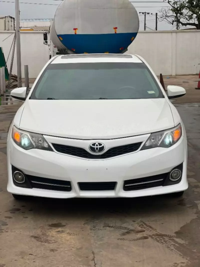 TOYOTA Camry   - 2012