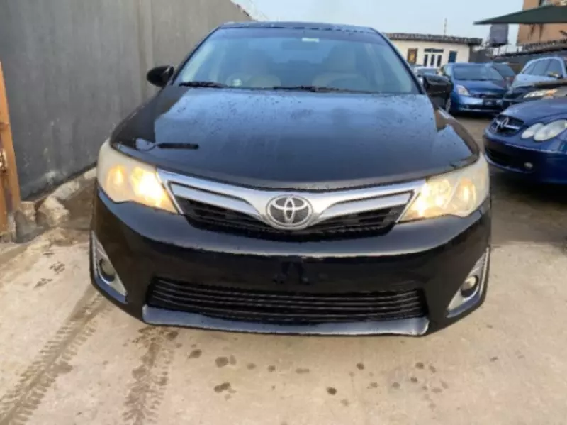 TOYOTA Camry   - 2012