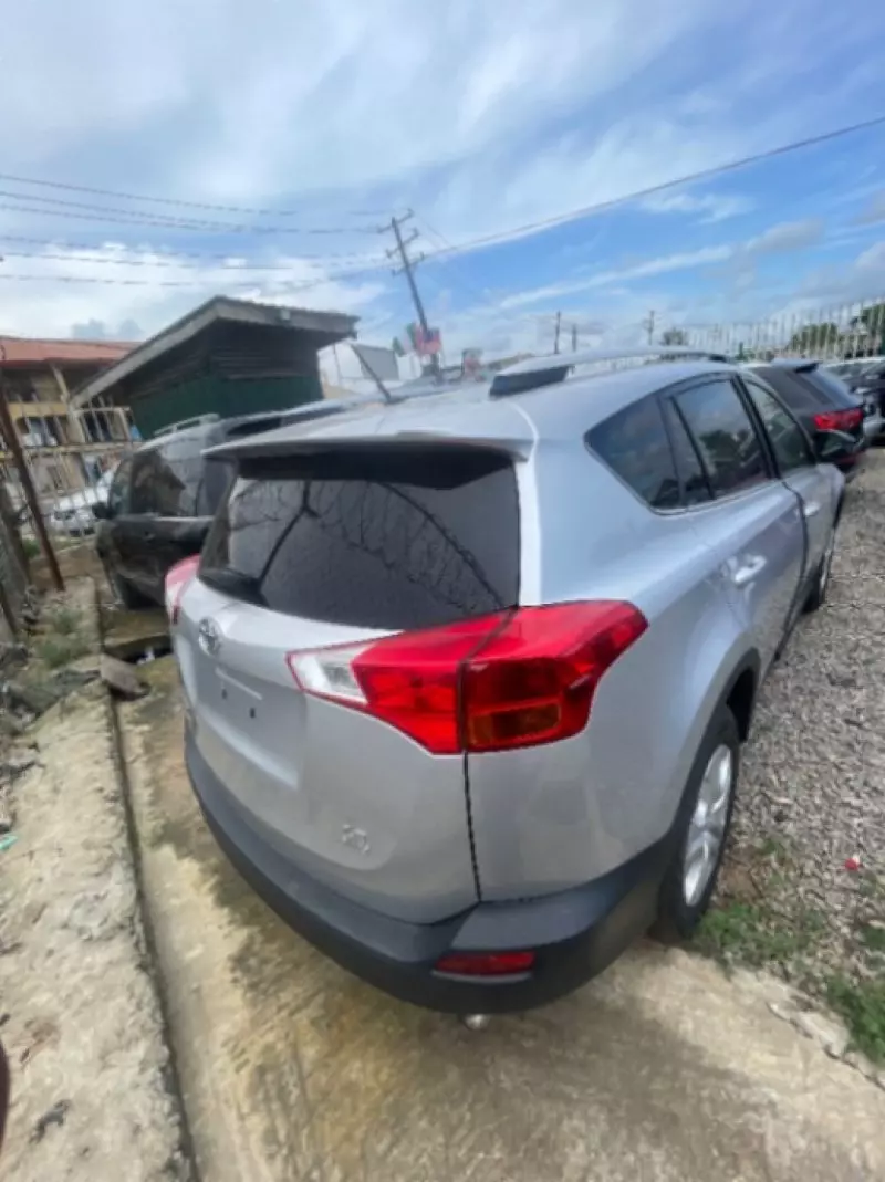 Toyota RAV4   - 2014