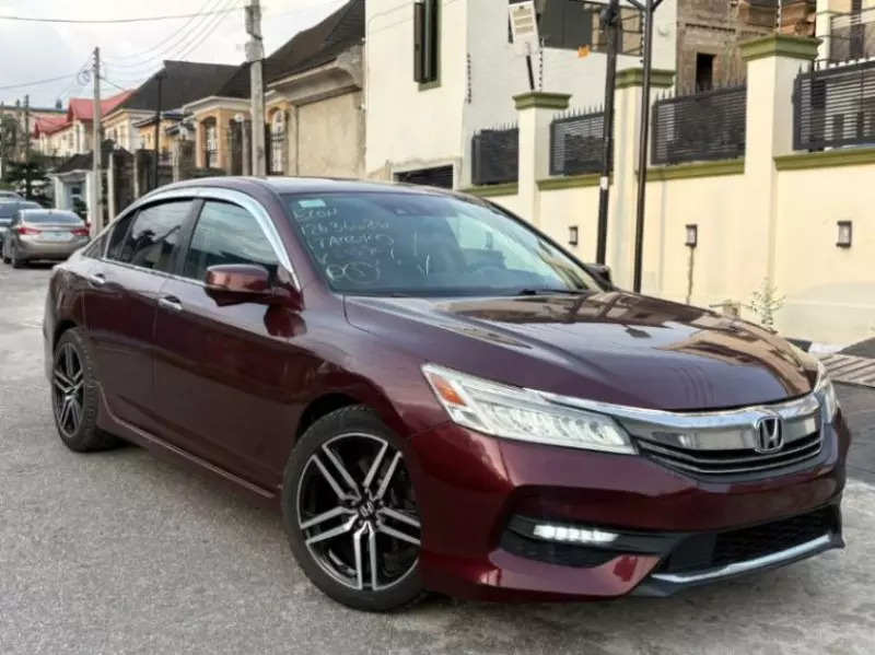 Honda Accord   - 2017