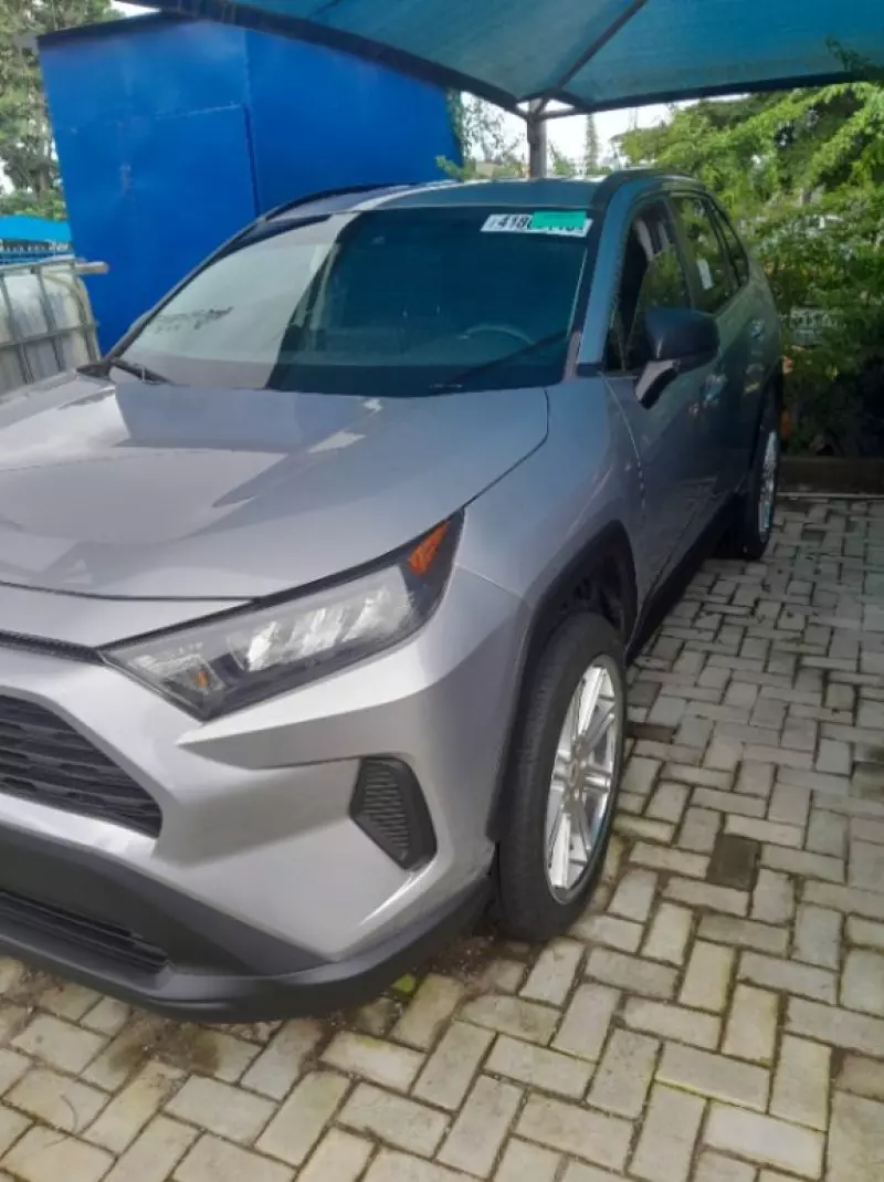 Toyota RAV 4   - 2019