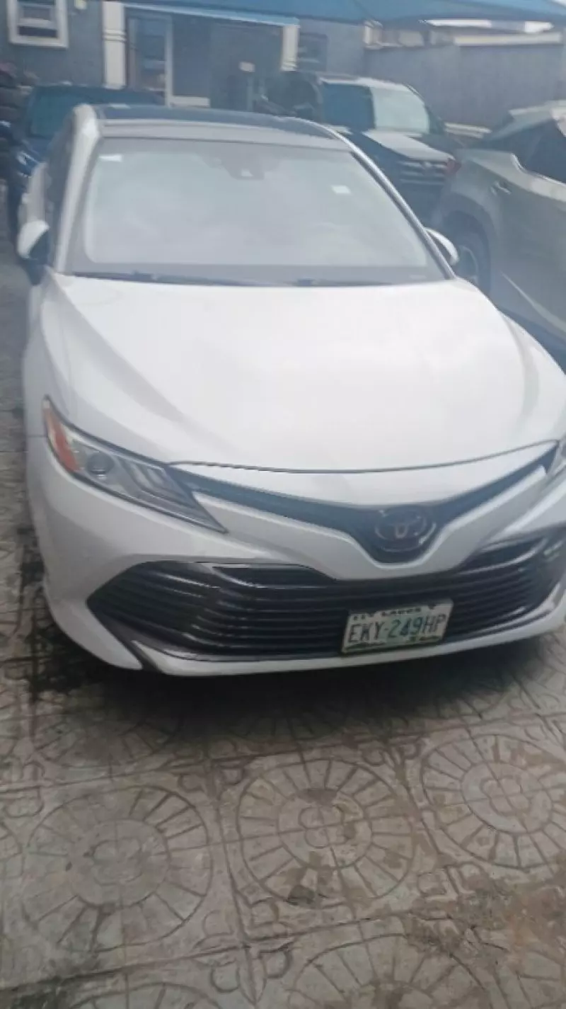 TOYOTA Camry   - 2018