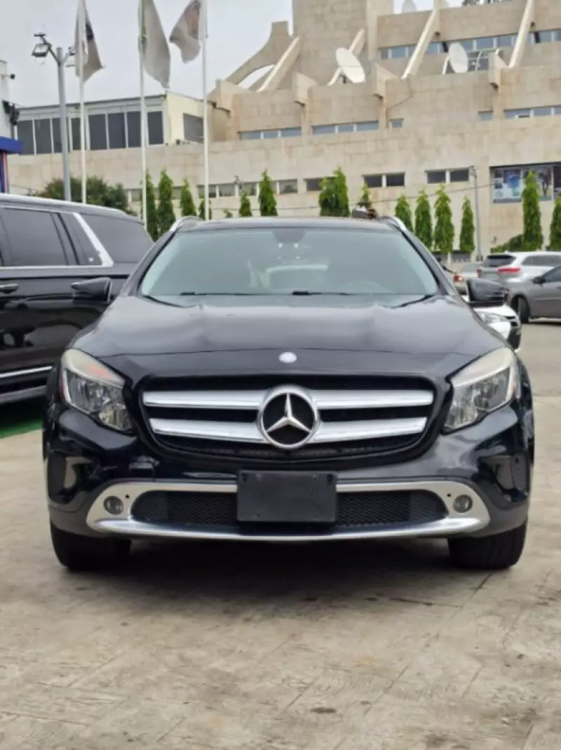 Mercedes-Benz GLA-Class   - 2015
