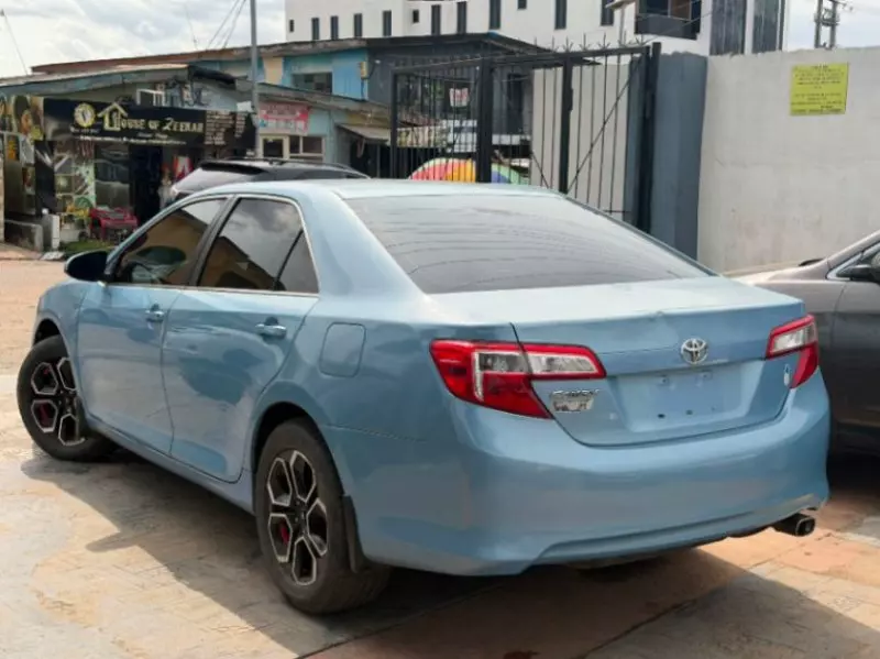 Toyota Camry   - 2014
