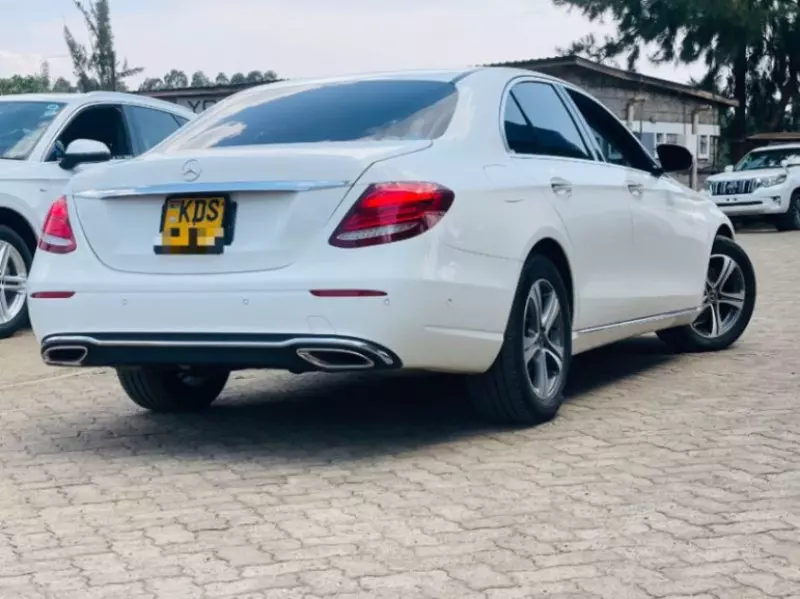 Mercedes-Benz E200   - 2018