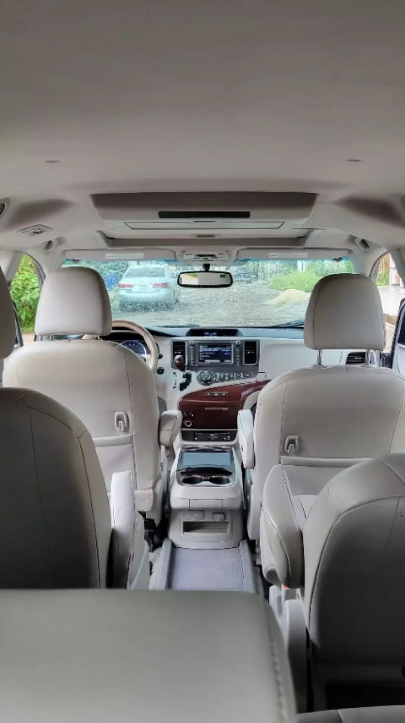 Toyota Sienna   - 2012