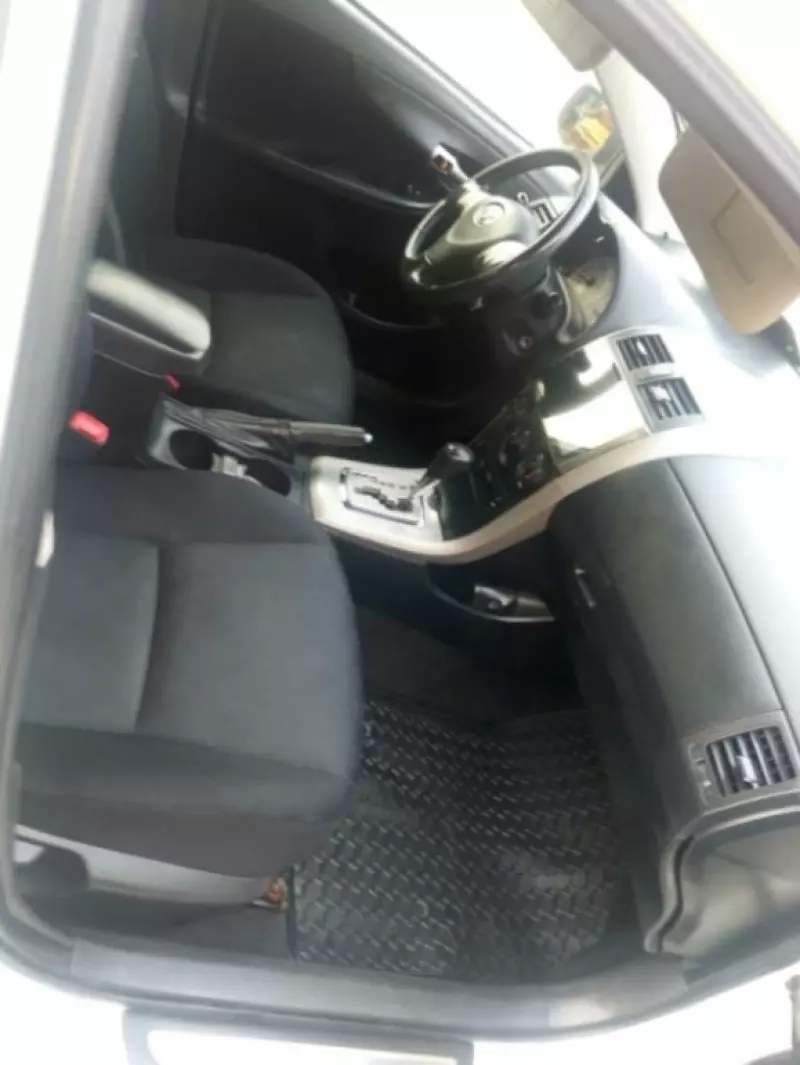 TOYOTA Corolla   - 2010