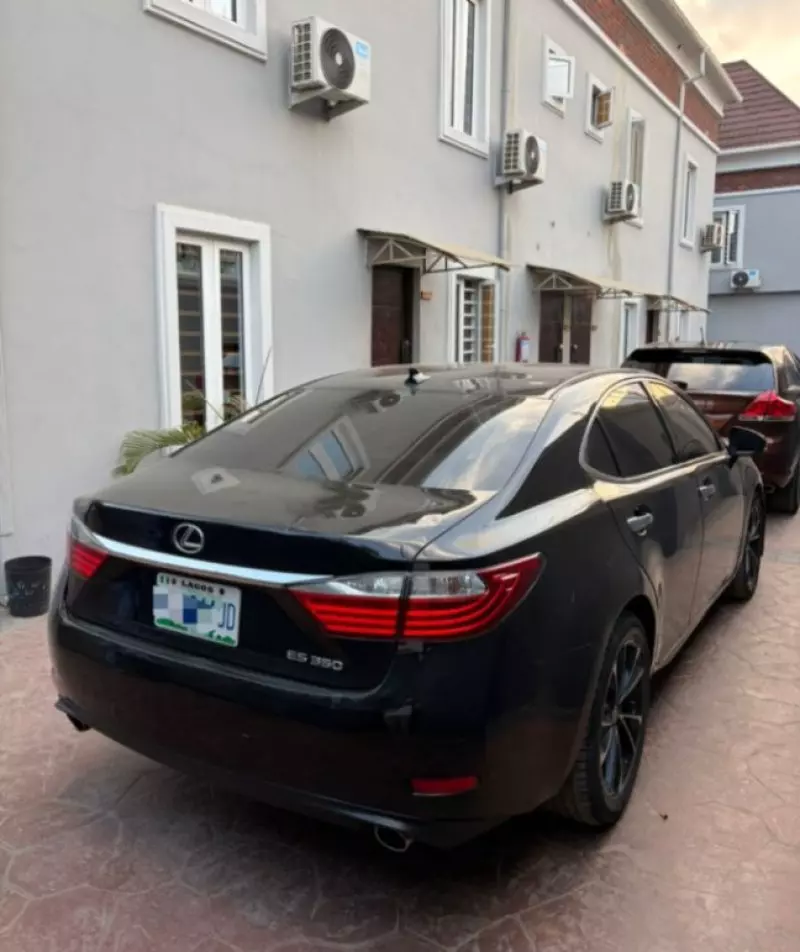 Lexus ES   - 2013