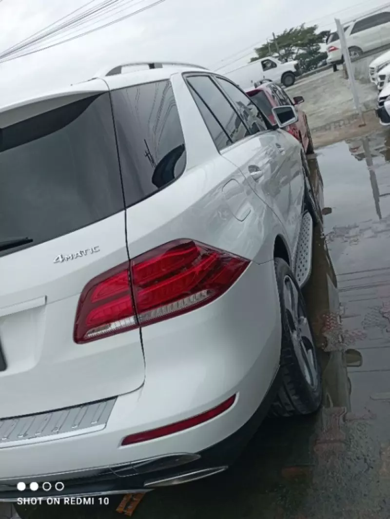 Mercedes-Benz GLE-Class   - 2017