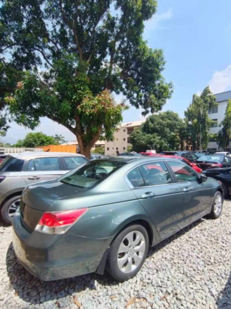 Honda Accord   - 2009