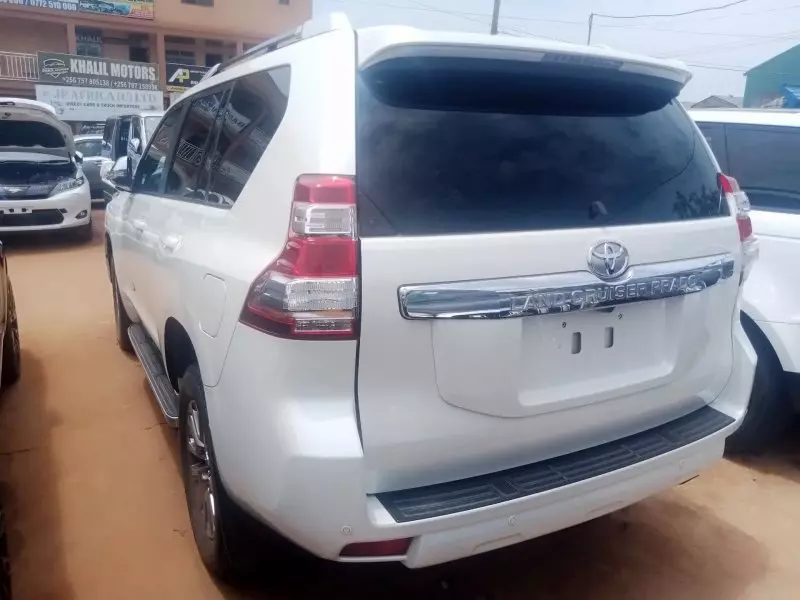 Toyota Landcruiser Prado   - 2016