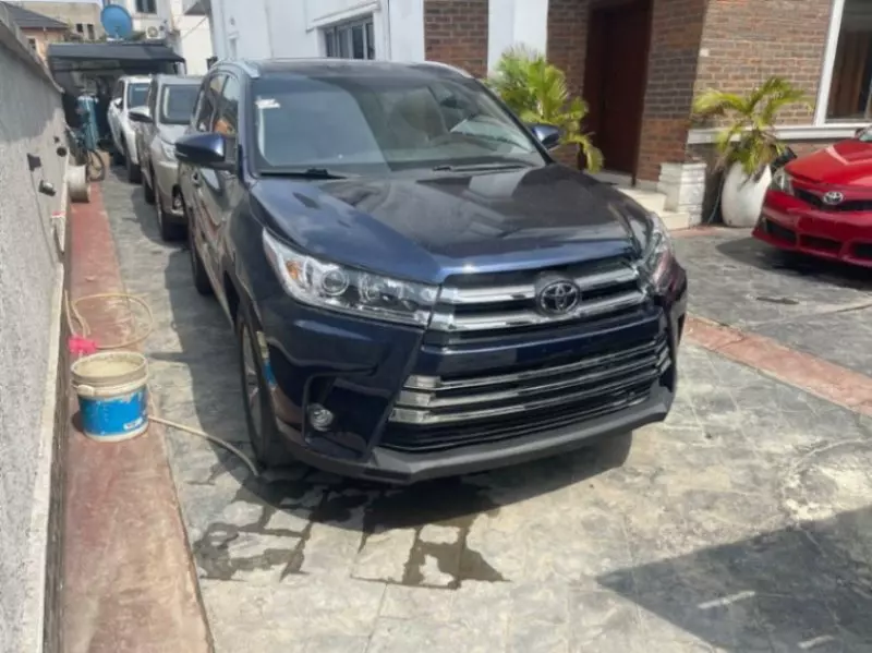 TOYOTA Highlander   - 2015