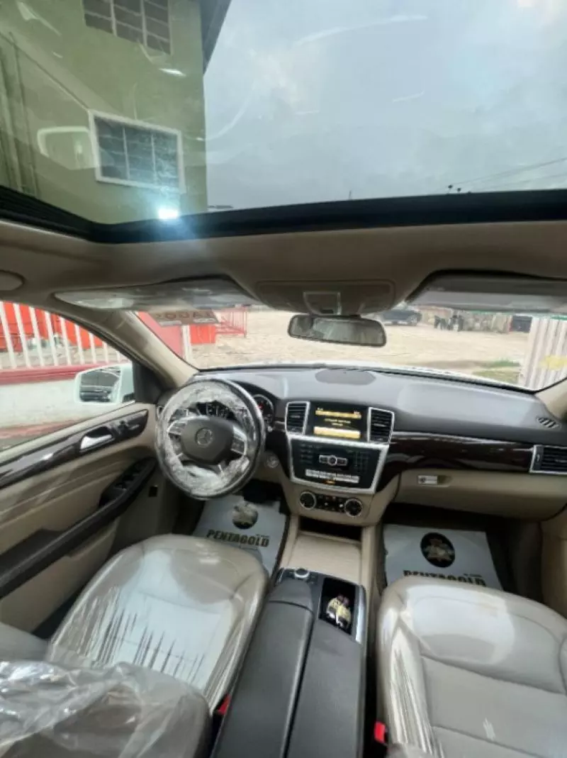Mercedes-Benz ML 350   - 2012