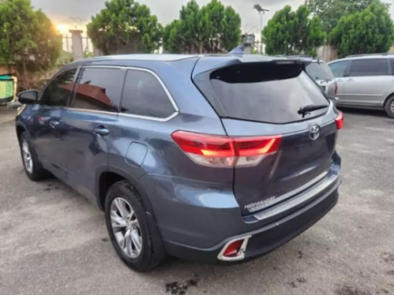 TOYOTA Highlander   - 2015